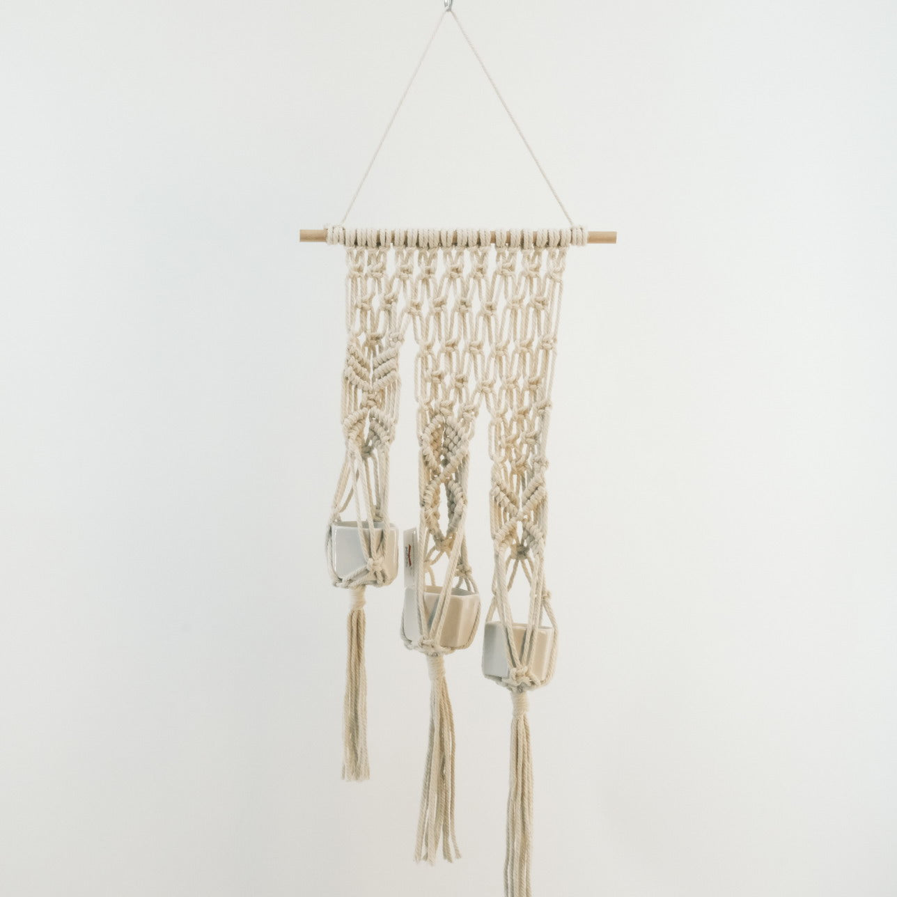 Plant Hanger with Ceramic Pot 2320021