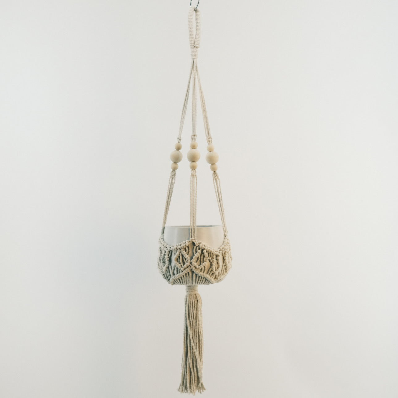 Macrame Plant Holder with Ceramic Pot 2320032