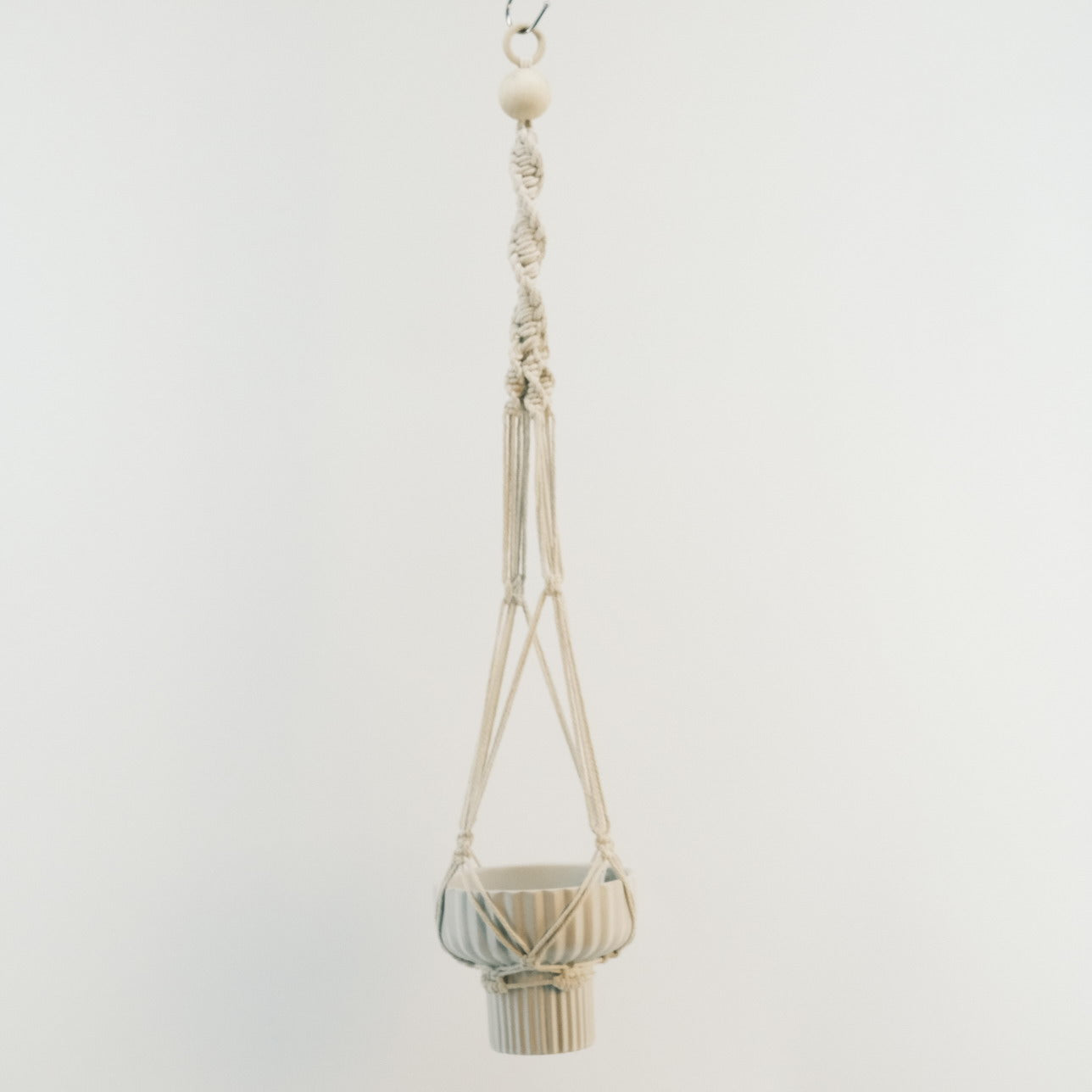 Macrame Plant Hanger with Ceramic Pot 2320034