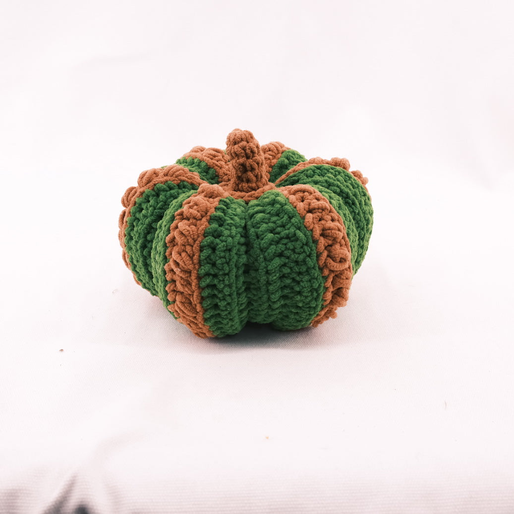 Crochet Green and Orange Pumpkin Hotel Ornament CE20091