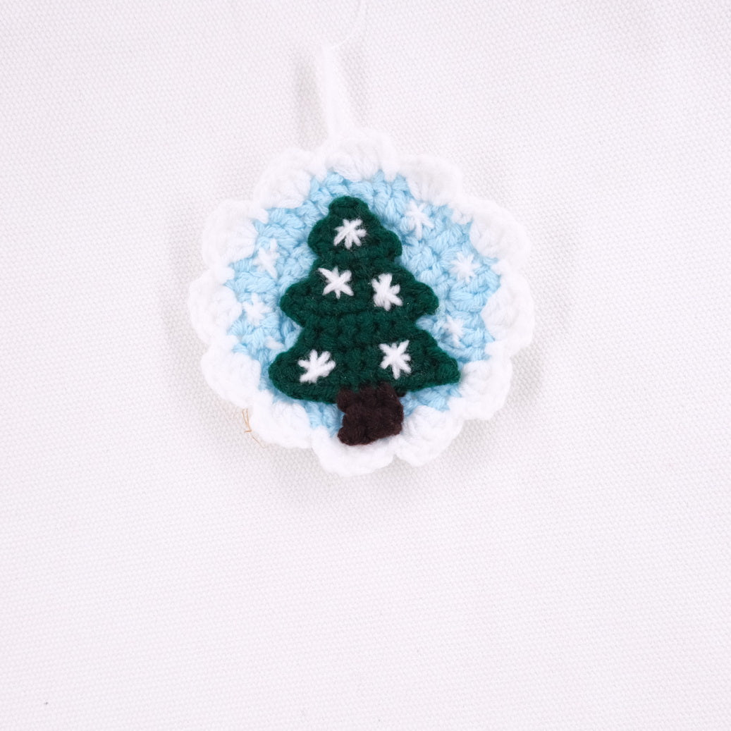 Crochet Christmas Bauble Xmas Decoration CE20169