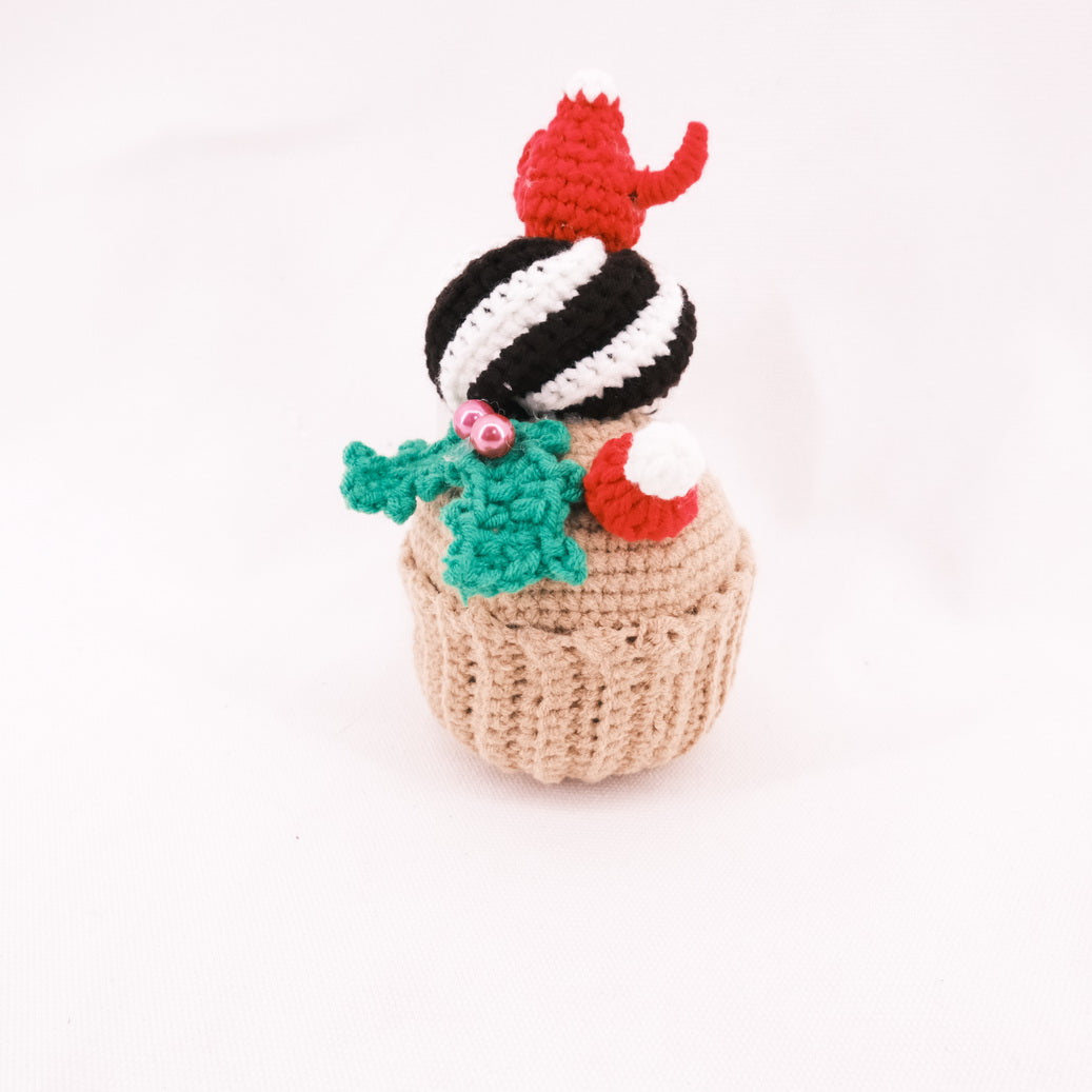 Crochet Christmas Strawberry Pendant CE20337
