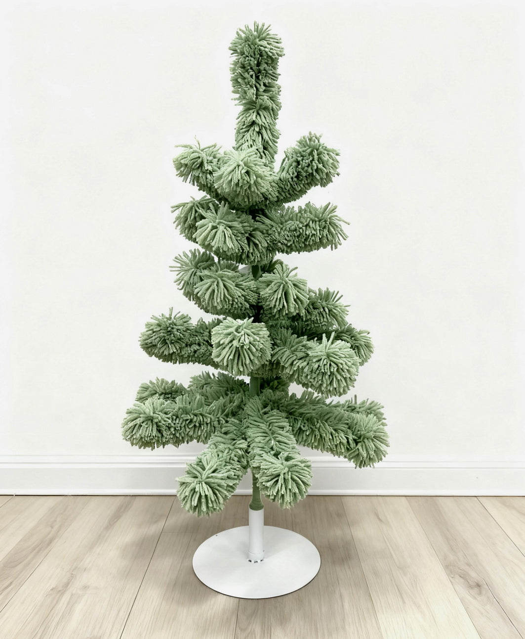 Handmade Yarn Christmas Tree Green CF20398