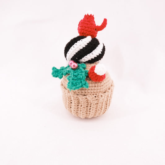 Crochet Christmas Strawberry Pendant CE20337