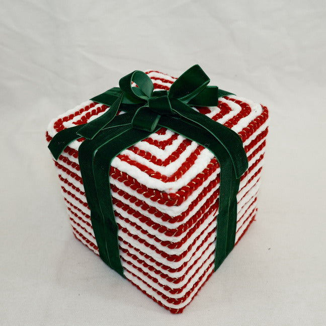 Crochet Christmas Gift Box Ornament CF20343