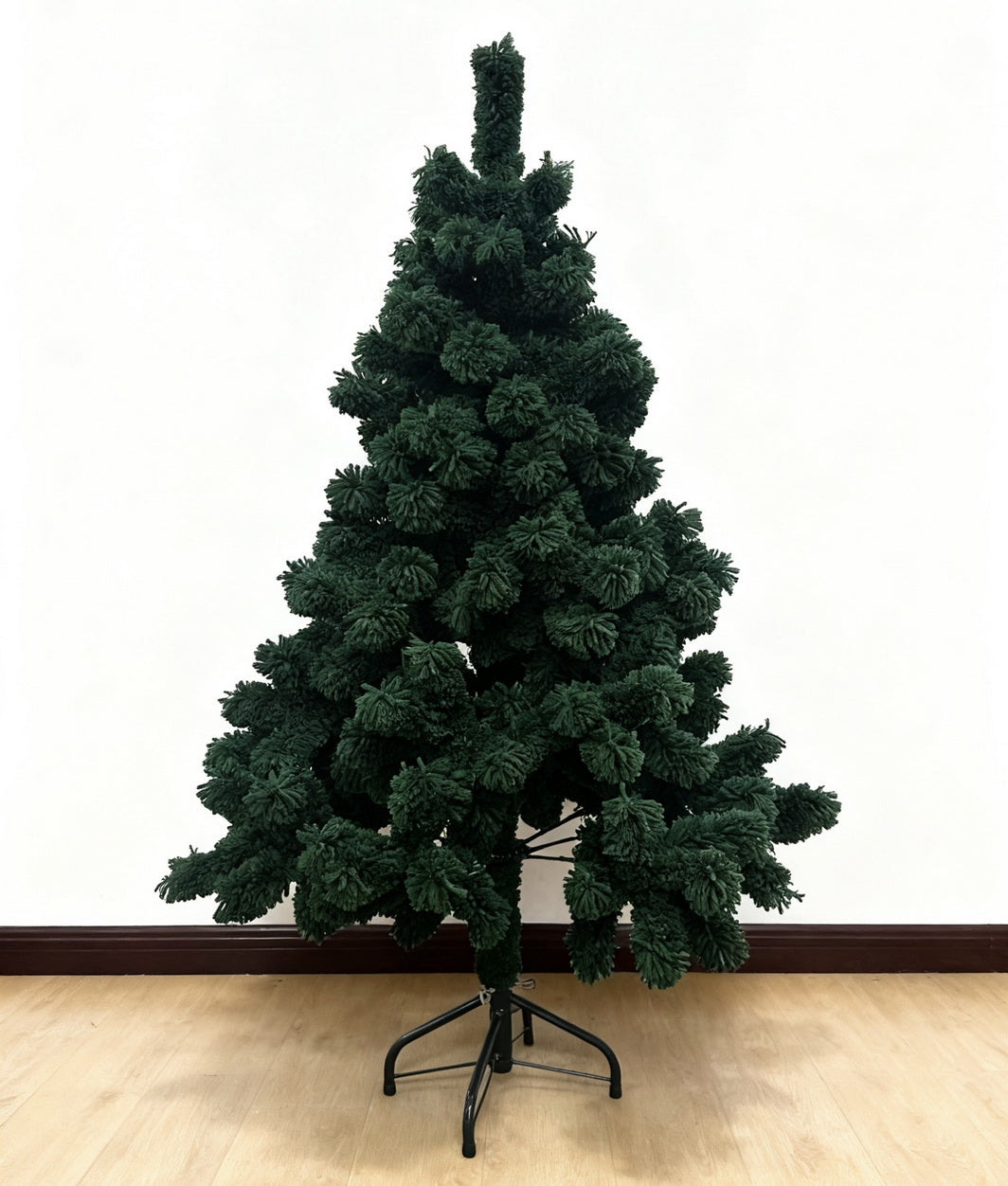 Handmade Yarn Christmas Tree Red CF20384