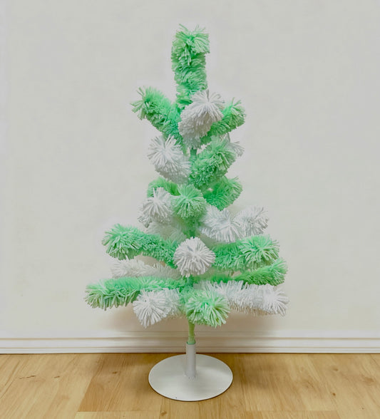Handmade Yarn Christmas Tree Green CF20396